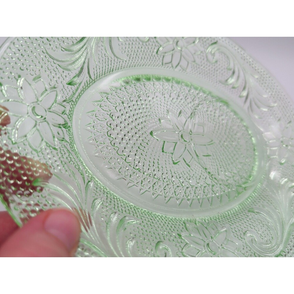 Vintage Pressed Tiara Indiana Chantilly Green Glass Snack Plate - Picture 5 of 6